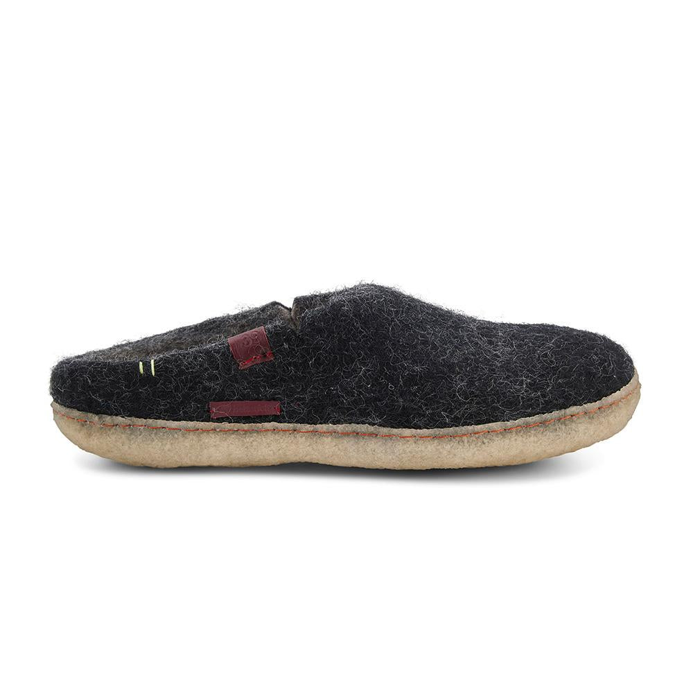 Classic Slipper - Black with Rubber