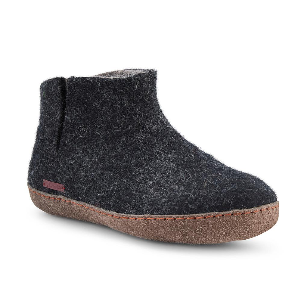 Betterfelt wool felt boot in black with leather sole in diagonal view